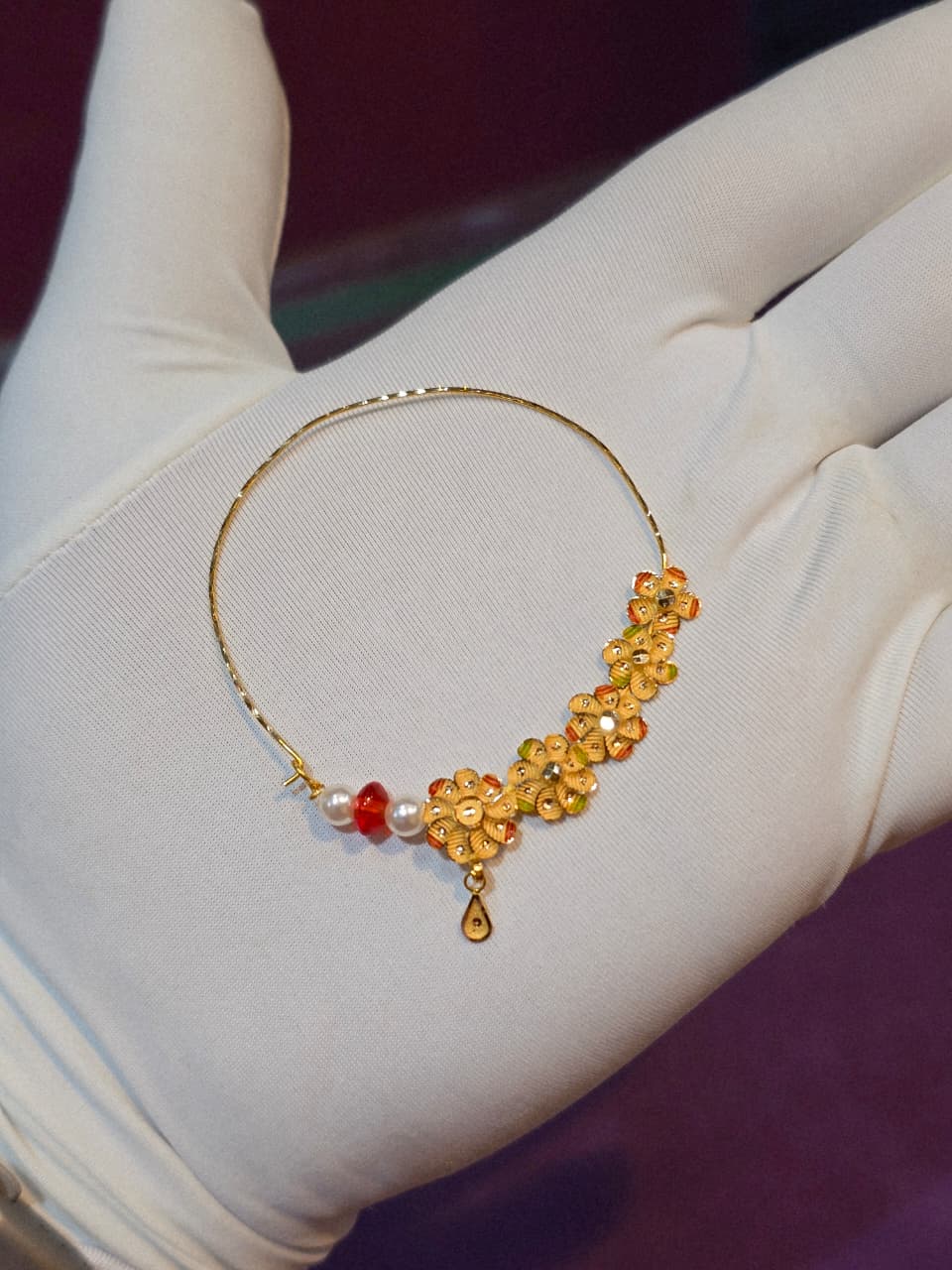 Lightweight Floral Gold Nath